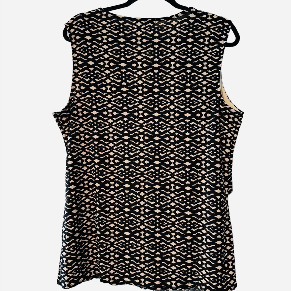Roz & Ali Sleeveless Tank Blouse Womens size Large Black and Tan Tribal Pattern - Picture 2 of 6